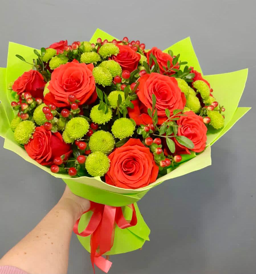 Букет цветов из: Хризантемы и Розы в Кавказской