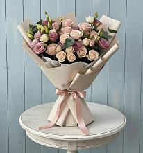 Букет цветов из:  Розы и Лизиантусы #REPLACE_PRED# Кавказской