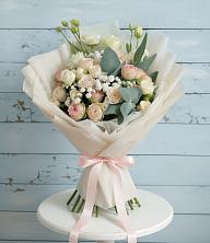 Букет цветов из:  Розы и Лизиантусы в Кавказской