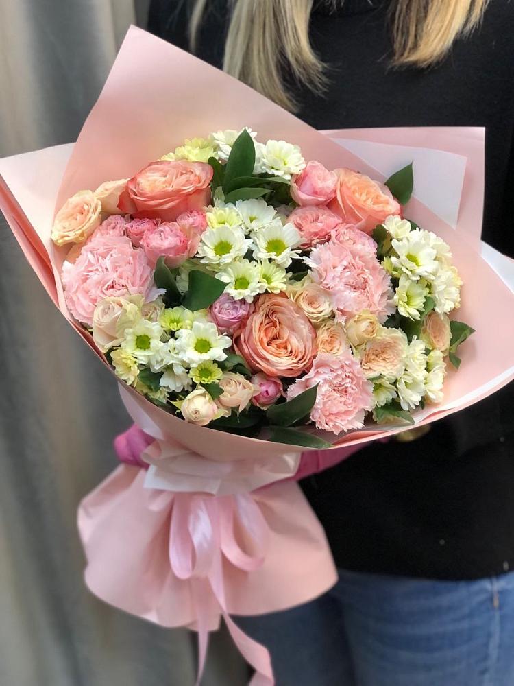 Букет цветов из: Гвоздики, Розы и Хризантемы в Кавказской