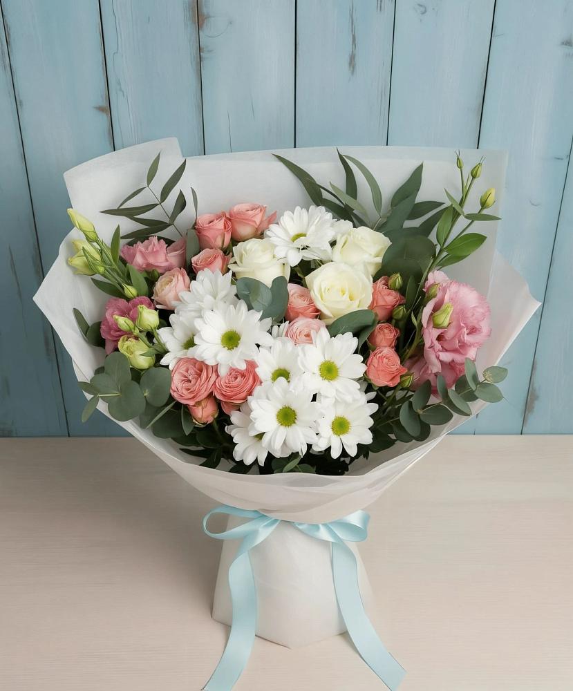 Букет цветов из: Розы, Лизиантусы и Хризантемы в Кавказской