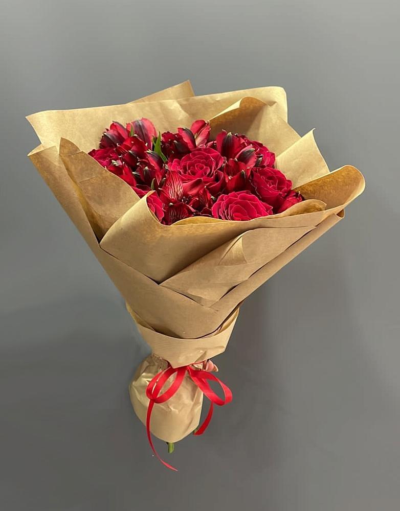 Букет цветов из: Альстромерии и Розы в Кавказской