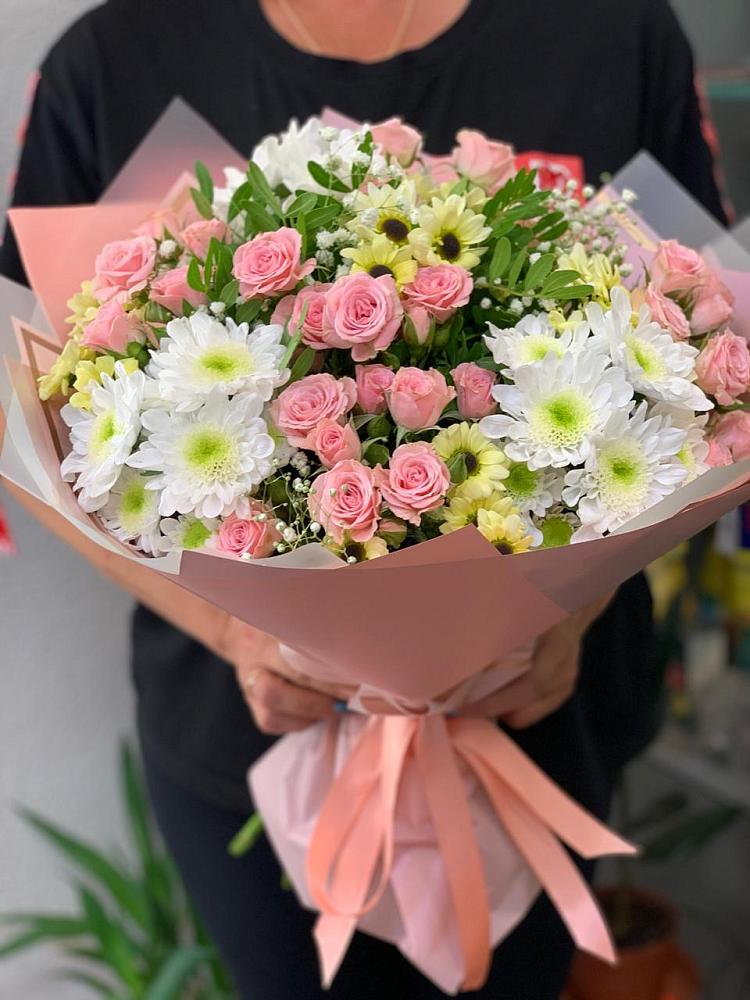 Букет цветов из: Розы и Хризантемы в Кавказской