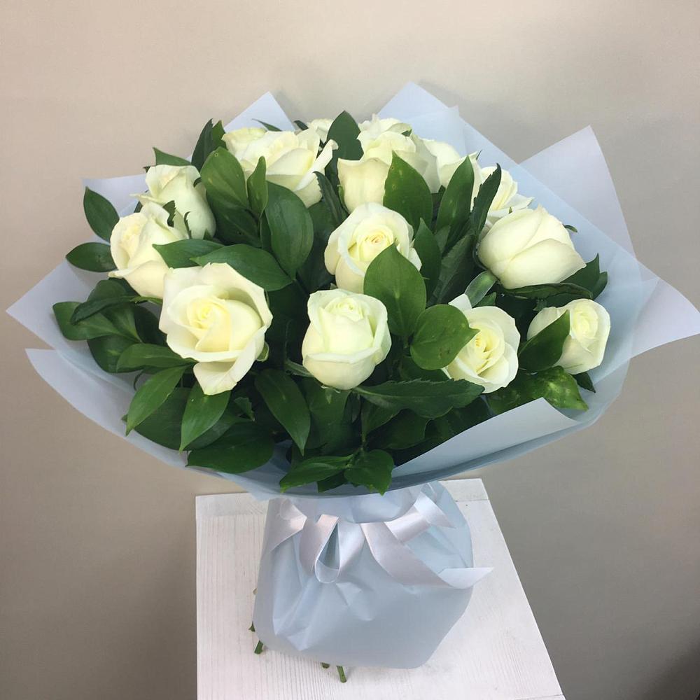 Букет 15 Белых роз Проуд в Кавказской
