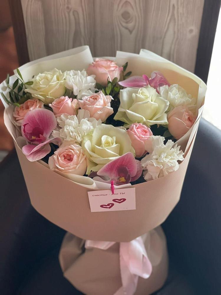 Букет цветов из: Орхидеи, Розы и Гвоздики в Кавказской