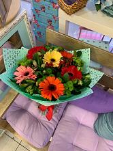 Букет цветов из:  Герберы, Хризантемы и Альстромерии #REPLACE_PRED# Кавказской