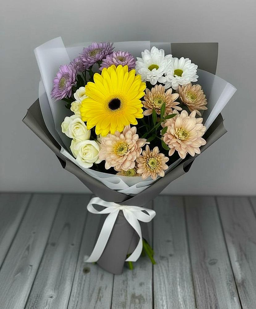 Букет цветов из: Розы, Герберы и Хризантемы в Кавказской