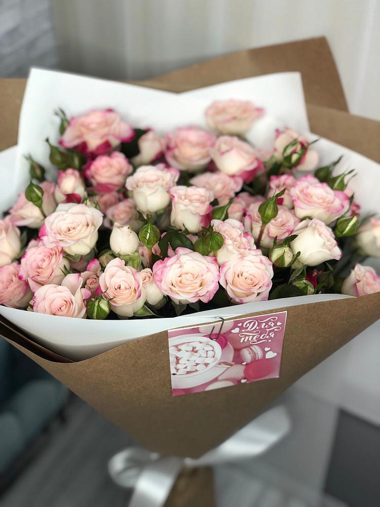 Букет цветов из: Розы в Кавказской