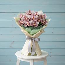 Букет цветов из:  Орхидеи и Розы в Кавказской