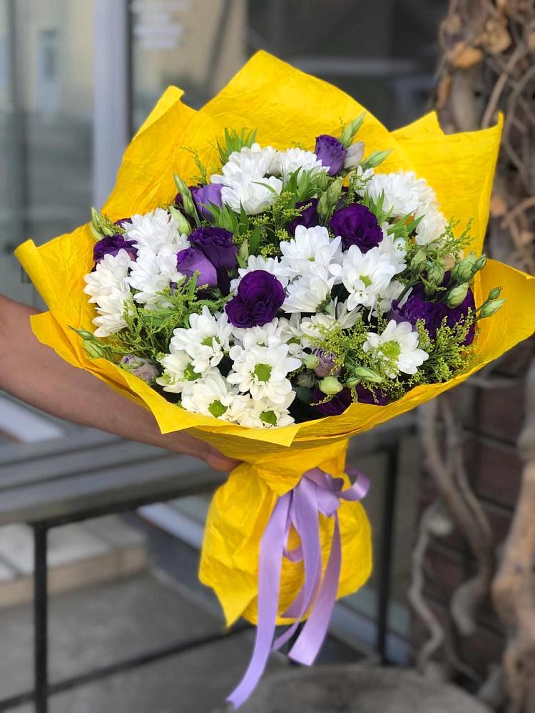 Букет цветов из: Ирисы, Хризантемы и Ромашки в Кавказской