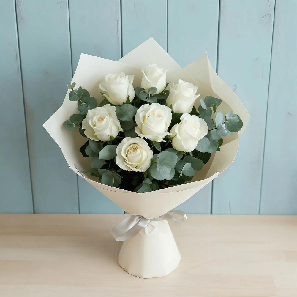 Букет Белые розы в Эвкалипте в Кавказской