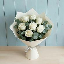 Букет Белые розы в Эвкалипте в Кавказской