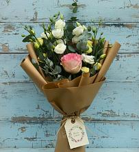 Букет цветов из:  Розы и Лизиантусы в Кавказской