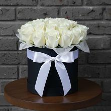 Цветочная композиция из Розы в шляпной коробке в Кавказской