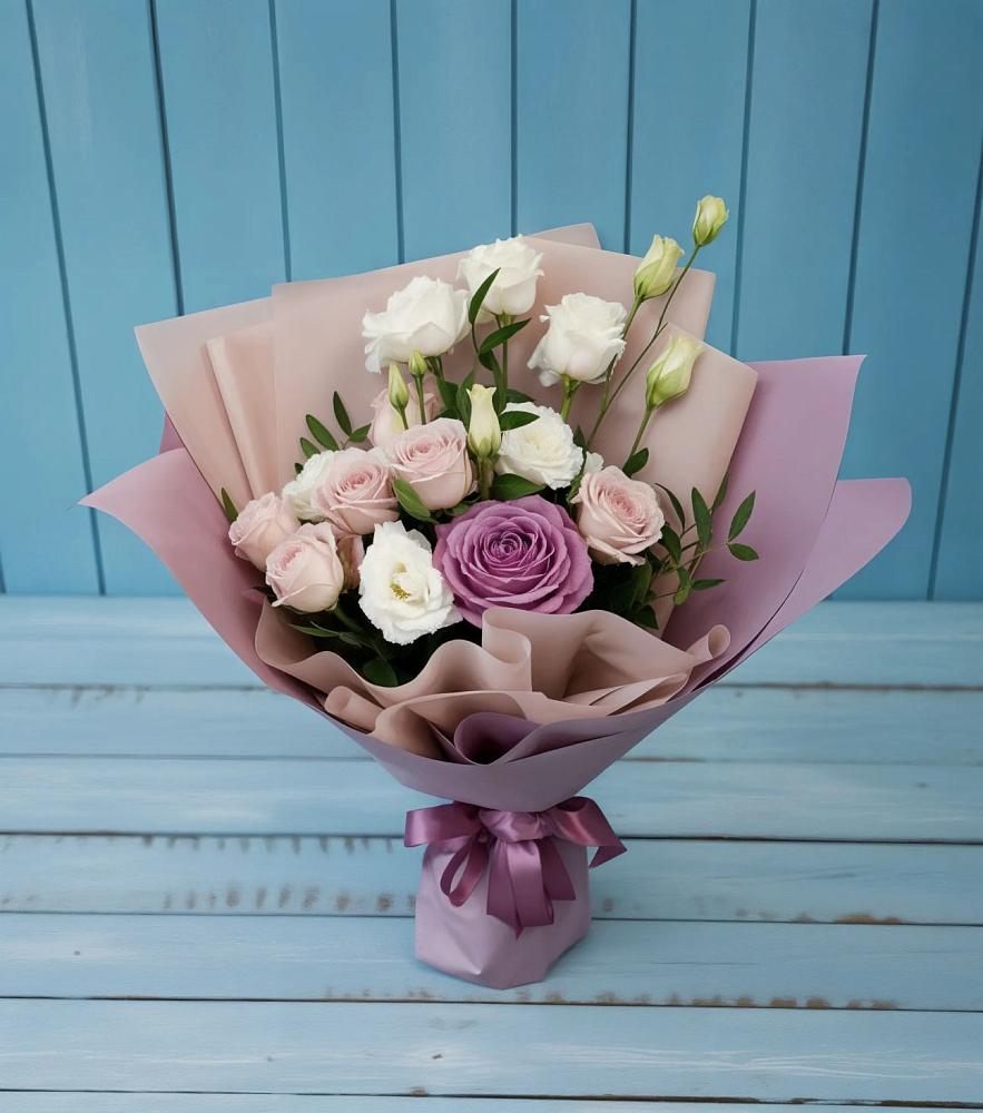 Букет цветов из: Розы и Лизиантусы в Кавказской