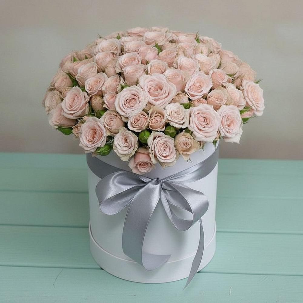 Цветочная композиция из Розы в шляпной коробке в Кавказской